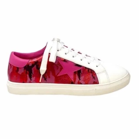 NEW IN BOX —> Pink Camo and Star Sneakers 💝 SZ 7 - Picture 1 of 6